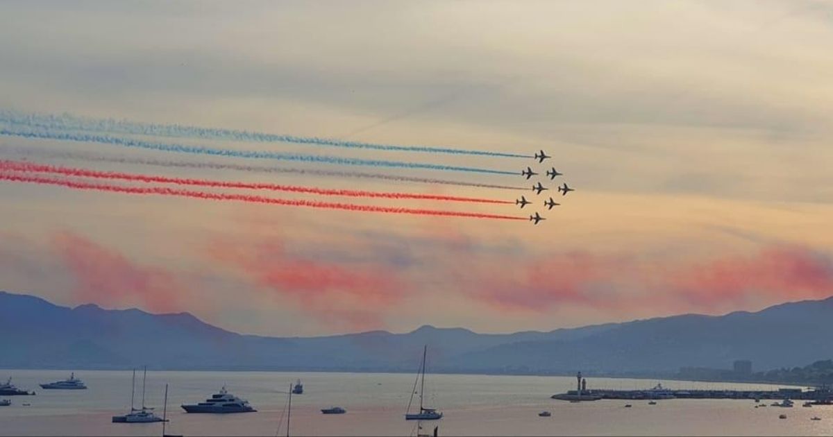 Flyover of the Patrouille de France jets at Cannes Film Festival for the Top Gun Maverick premiere. Credit M. Boissy