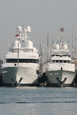 OO two yachts generic 150